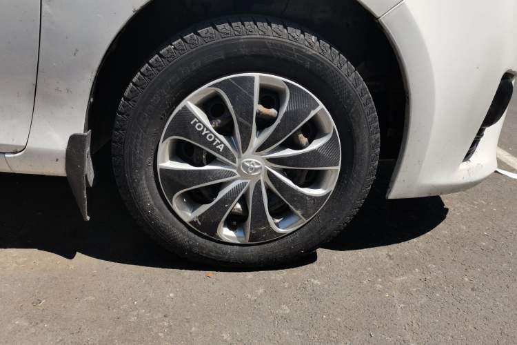 Used Toyota YARiS L Zhi Xuan 2014 1.3E Manual Charm Edition Right Front Wheel Hub