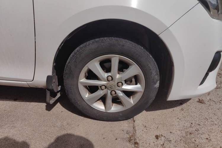 Used Toyota YARiS L Zhi Xuan 2014 1.3E Manual Charm Edition Right Front Wheel Hub