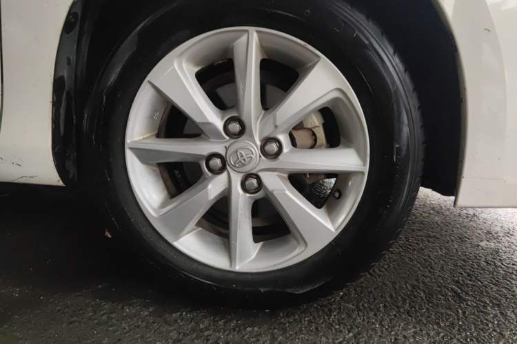 Used Toyota YARiS L Zhi Xuan 2014 1.5G Automatic Xuan Dong Edition Right Front Wheel Hub