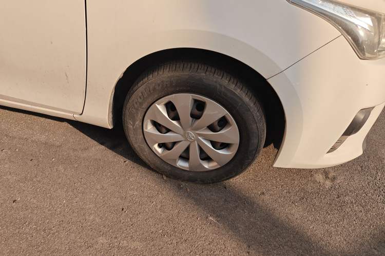 Used Toyota YARiS L Zhi Xuan 2014 1.3E Manual Charm Edition Right Front Wheel Hub