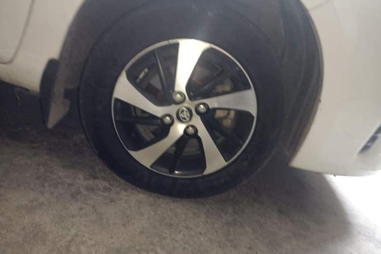 Used Toyota YARiS L Zhi Xuan 2014 1.3E Manual Charm Edition Right Front Wheel Hub