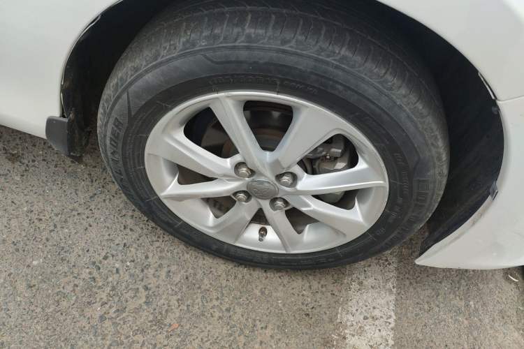 Used Toyota YARiS L Zhi Xuan 2014 1.3E Automatic Charm Edition Right Front Wheel Hub