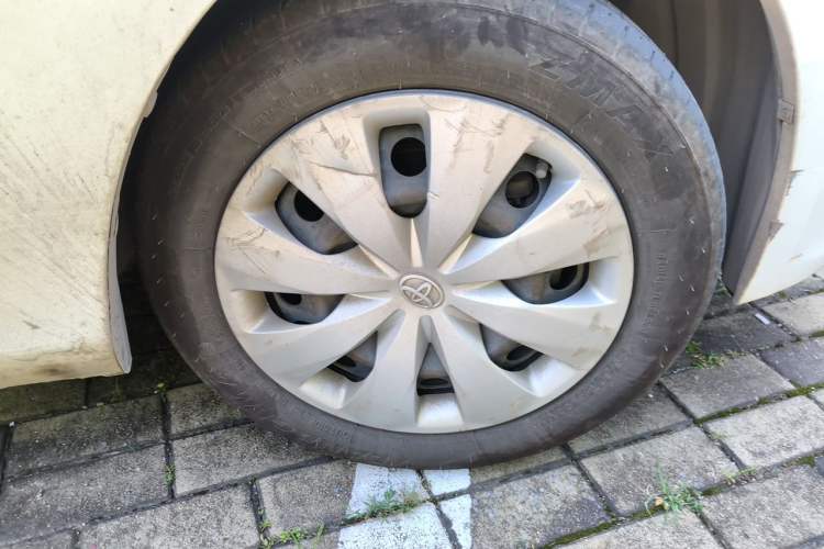 Used Toyota YARiS L Zhi Xuan 2014 1.3E Automatic Charm Edition Right Front Wheel Hub