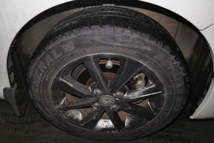 Used Toyota YARiS L Zhi Xuan 2014 1.5G Automatic Xuan Dong Edition Right Front Wheel Hub