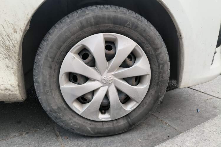 Used Toyota YARiS L Zhi Xuan 2014 1.3E Manual Charm Edition Right Front Wheel Hub