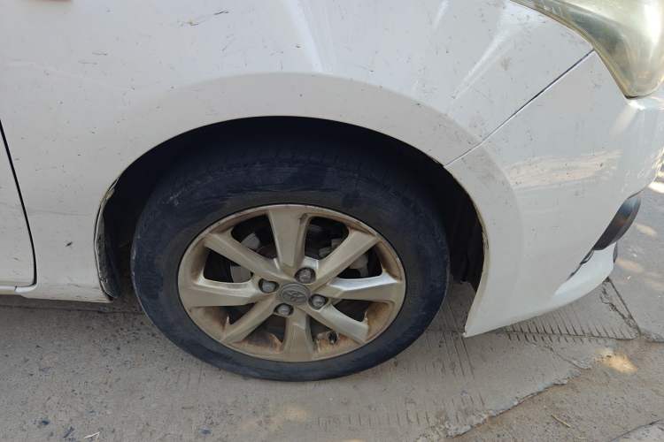 Used Toyota YARiS L Zhi Xuan 2014 1.3E Automatic Charm Edition Right Front Wheel Hub