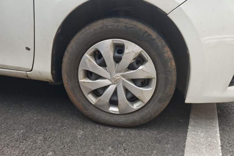 Used Toyota YARiS L Zhi Xuan 2014 1.3E Manual Charm Edition Right Front Wheel Hub