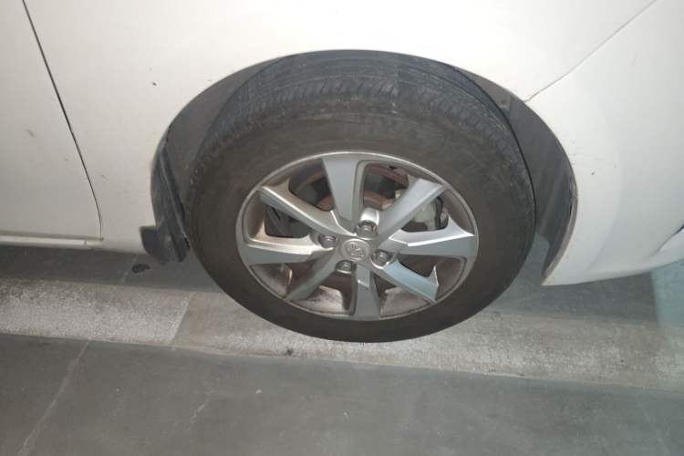 Used Toyota YARiS L Zhi Xuan 2014 1.5G Automatic Xuan Dong Edition Right Front Wheel Hub