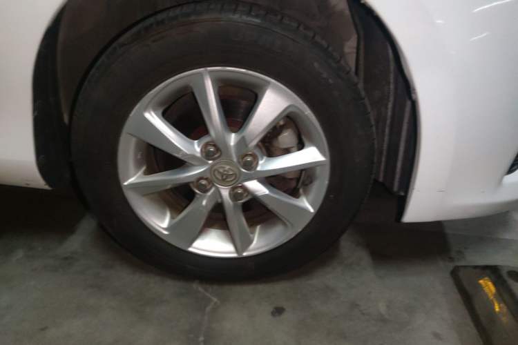 Used Toyota YARiS L Zhi Xuan 2014 1.3E Manual Charm Edition Right Front Wheel Hub