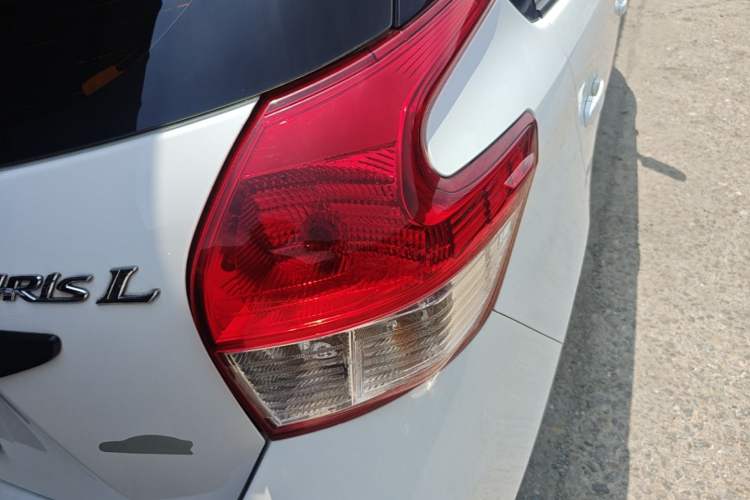 Used Toyota YARiS L Zhi Xuan 2014 1.3E Manual Charm Edition Right Rear Taillight