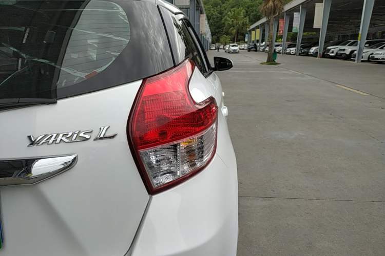 Used Toyota YARiS L Zhi Xuan 2014 1.3E Manual Charm Edition Right Rear Taillight