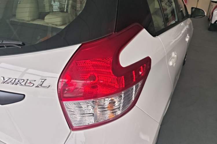 Used Toyota YARiS L Zhi Xuan 2014 1.3E Automatic Charm Edition Right Rear Taillight