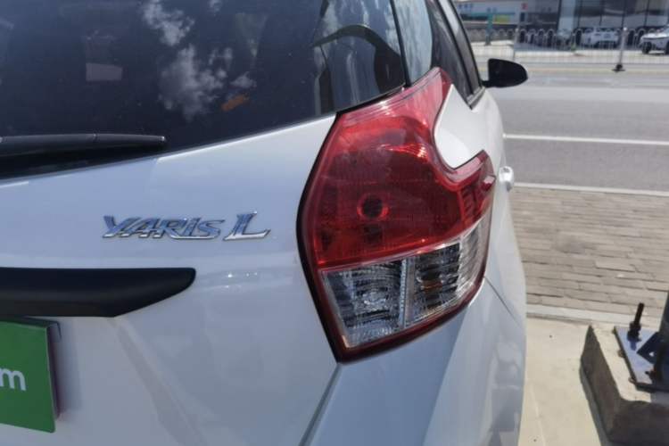 Used Toyota YARiS L Zhi Xuan 2014 1.3E Automatic Charm Edition Right Rear Taillight