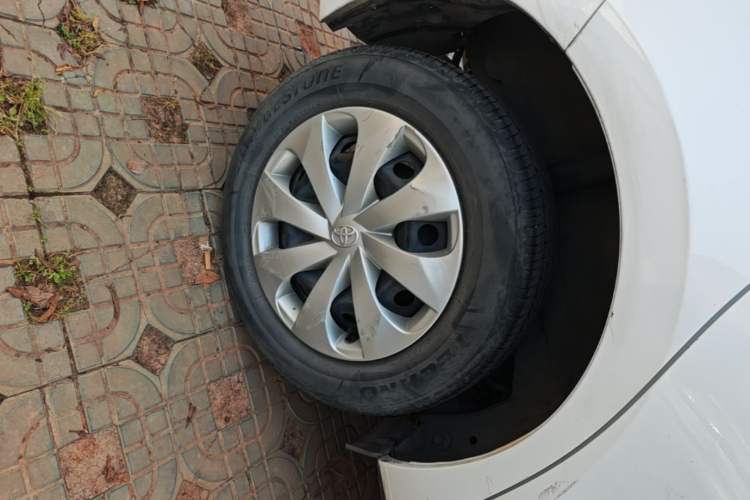 Used Toyota YARiS L Zhi Xuan 2014 1.3E Manual Charm Edition Right Rear Wheel Hub