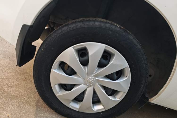 Used Toyota YARiS L Zhi Xuan 2014 1.3E Manual Charm Edition Right Rear Wheel Hub