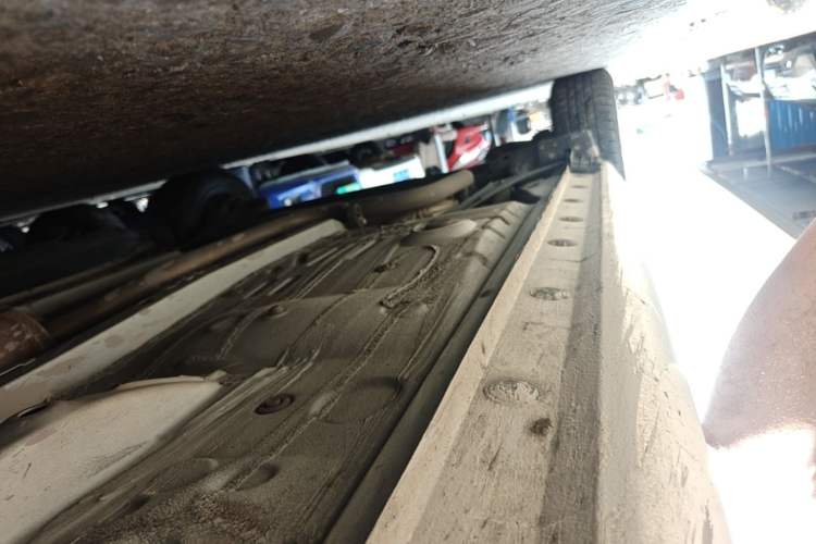 Used Toyota YARiS L Zhi Xuan 2014 1.3E Manual Charm Edition Right Side Sill