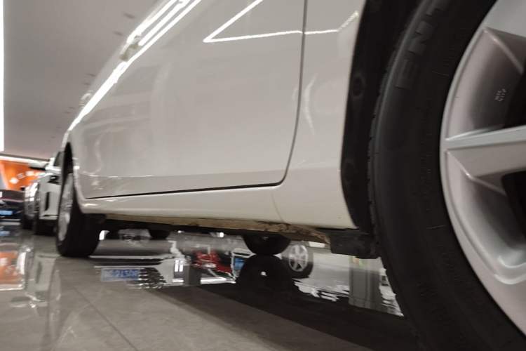 Used Toyota YARiS L Zhi Xuan 2014 1.5G Automatic Xuan Dong Edition Right Side Sill