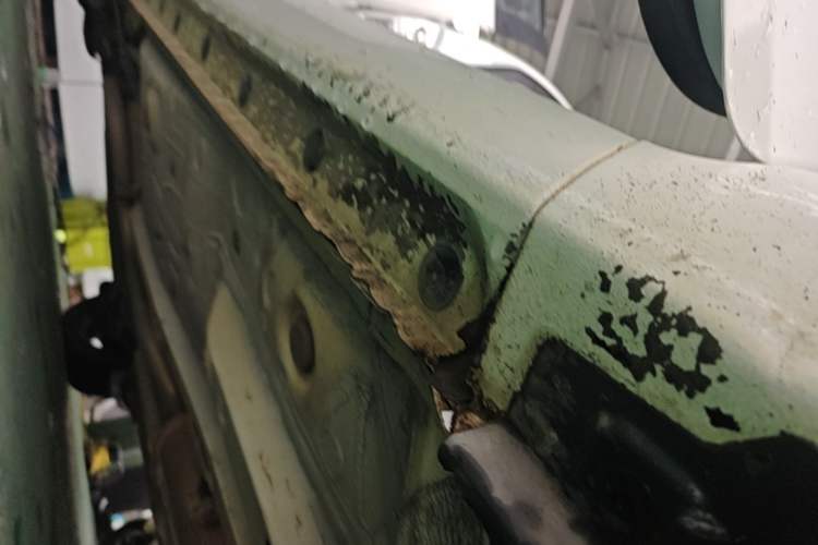 Used Toyota YARiS L Zhi Xuan 2014 1.3E Automatic Charm Edition Right Side Sill
