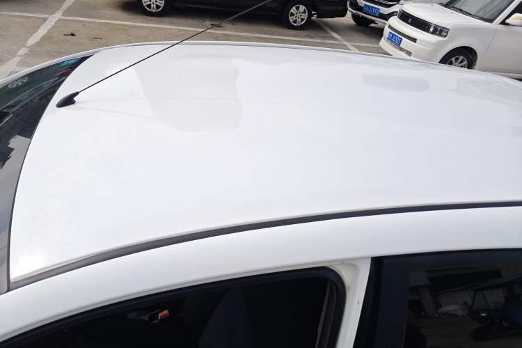 Used Toyota YARiS L Zhi Xuan 2014 1.3E Manual Charm Edition Roof