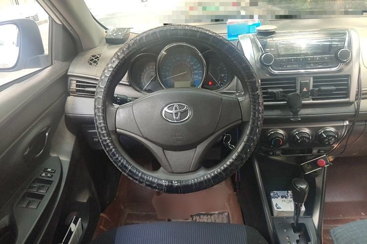 Used Toyota YARiS L Zhi Xuan 2014 1.3E Automatic Charm Edition Steering Wheel
