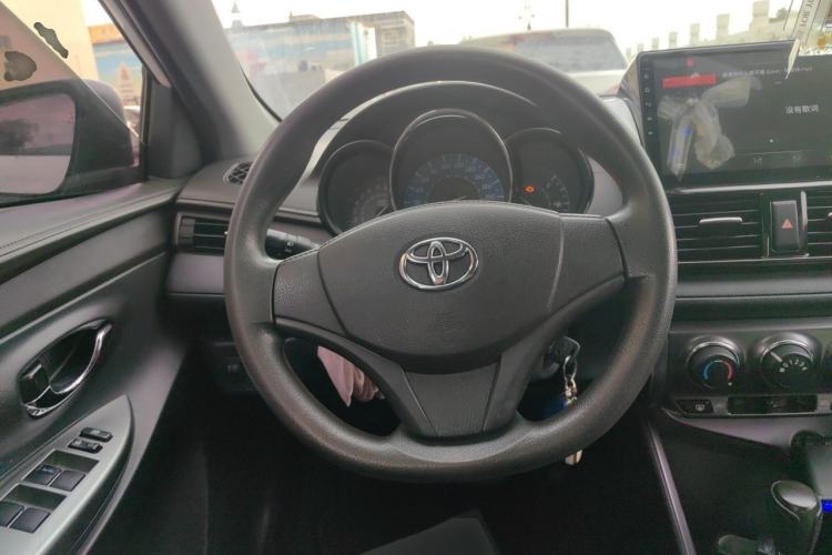 Used Toyota YARiS L Zhi Xuan 2014 1.3E Automatic Charm Edition Steering Wheel