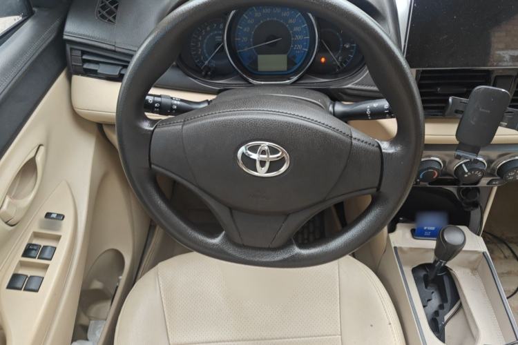 Used Toyota YARiS L Zhi Xuan 2014 1.3E Automatic Charm Edition Steering Wheel
