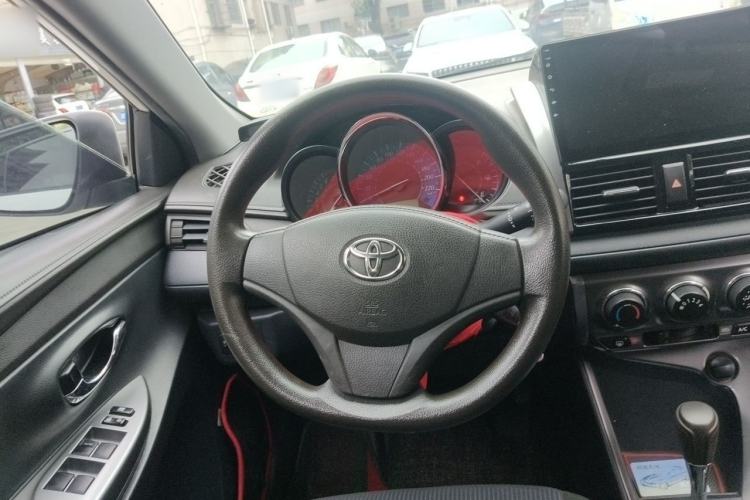 Used Toyota YARiS L Zhi Xuan 2014 1.3E Automatic Charm Edition Steering Wheel