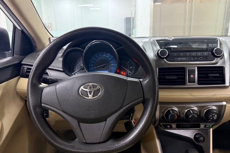 Used Toyota YARiS L Zhi Xuan 2014 1.3E Automatic Charm Edition Steering Wheel