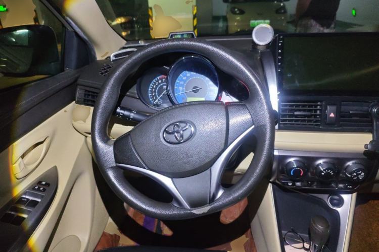 Used Toyota YARiS L Zhi Xuan 2014 1.5G Automatic Xuan Dong Edition Steering Wheel