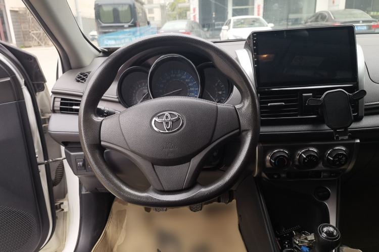 Used Toyota YARiS L Zhi Xuan 2014 1.3E Manual Charm Edition Steering Wheel