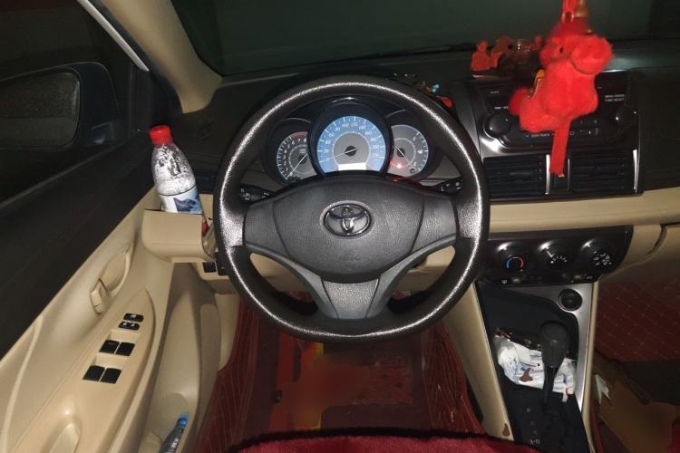Used Toyota YARiS L Zhi Xuan 2014 1.3E Automatic Charm Edition Steering Wheel