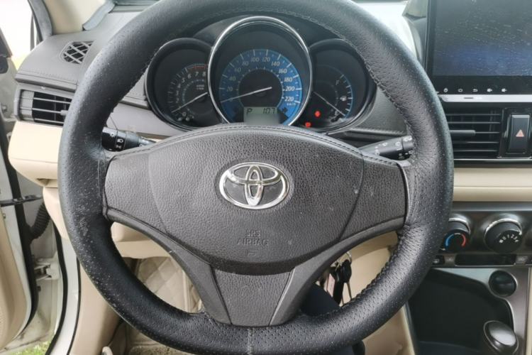 Used Toyota YARiS L Zhi Xuan 2014 1.3E Automatic Charm Edition Steering Wheel