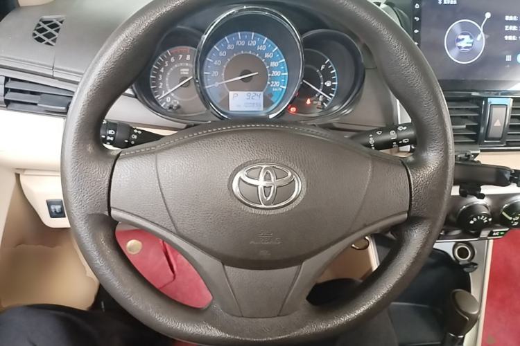Used Toyota YARiS L Zhi Xuan 2014 1.3E Automatic Charm Edition Steering Wheel