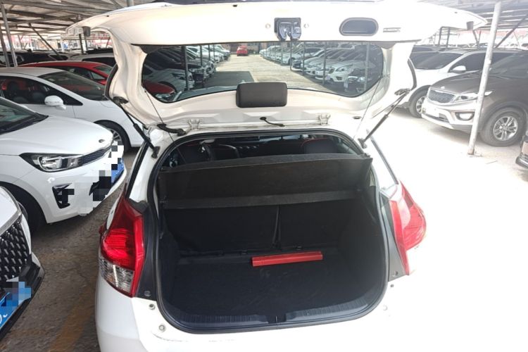 Used Toyota YARiS L Zhi Xuan 2014 1.3E Manual Charm Edition Trunk