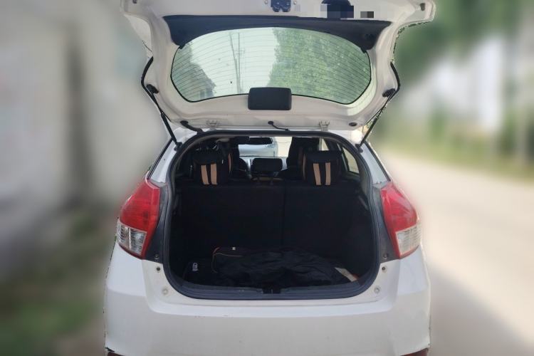Used Toyota YARiS L Zhi Xuan 2014 1.3E Manual Charm Edition Trunk