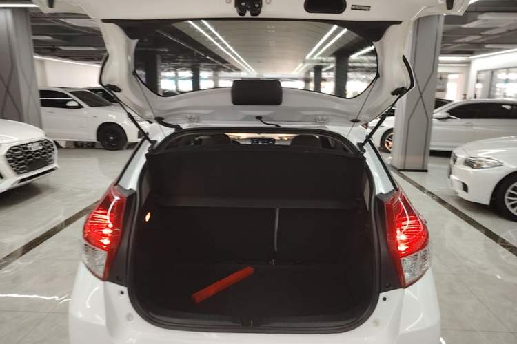 Used Toyota YARiS L Zhi Xuan 2014 1.5G Automatic Xuan Dong Edition Trunk