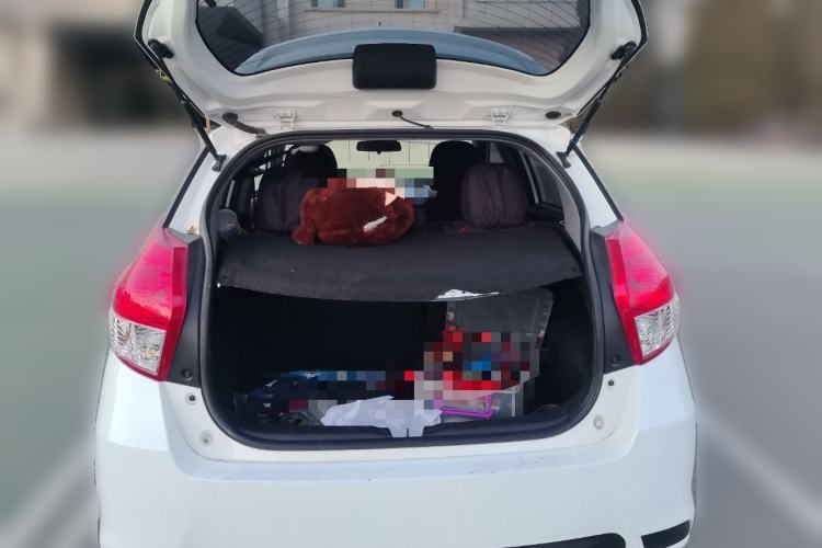 Used Toyota YARiS L Zhi Xuan 2014 1.3E Automatic Charm Edition Trunk