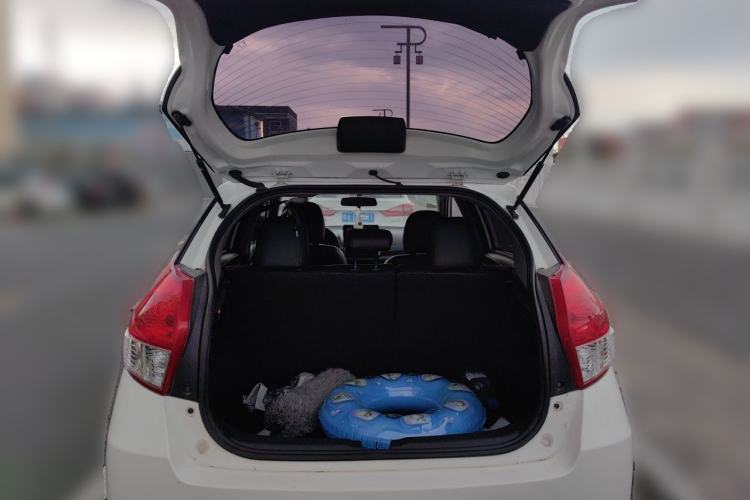 Used Toyota YARiS L Zhi Xuan 2014 1.3E Automatic Charm Edition Trunk