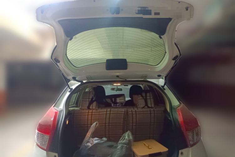 Used Toyota YARiS L Zhi Xuan 2014 1.3E Manual Charm Edition Trunk