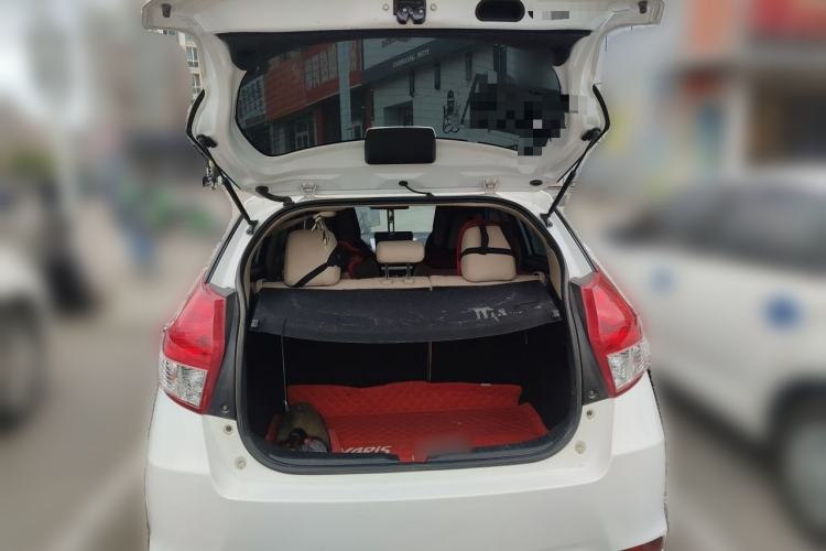 Used Toyota YARiS L Zhi Xuan 2014 1.3E Automatic Charm Edition Trunk