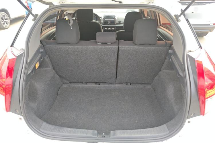 Used Toyota YARiS L Zhi Xuan 2014 1.3E Manual Charm Edition Trunk