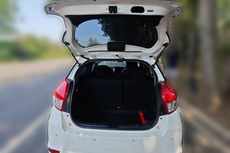 Used Toyota YARiS L Zhi Xuan 2014 1.3E Automatic Charm Edition Trunk