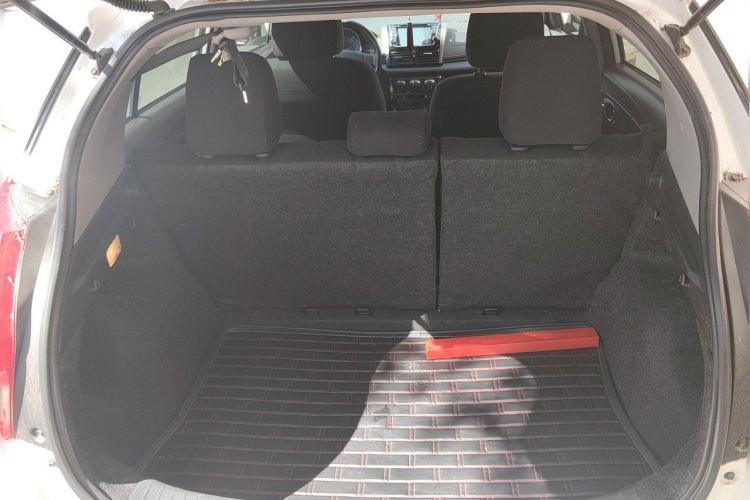 Used Toyota YARiS L Zhi Xuan 2014 1.3E Manual Charm Edition Trunk