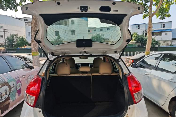Used Toyota YARiS L Zhi Xuan 2014 1.3E Manual Charm Edition Trunk
