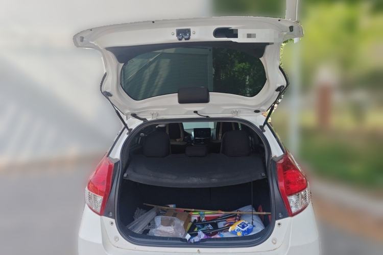 Used Toyota YARiS L Zhi Xuan 2014 1.3E Manual Charm Edition Trunk