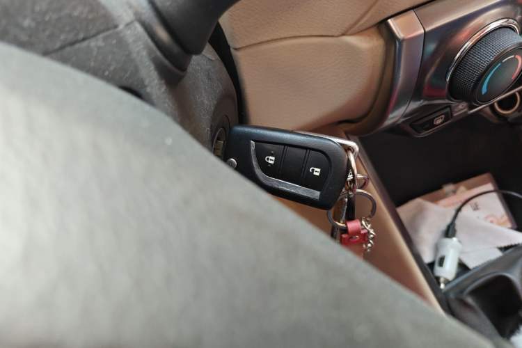 Used Toyota YARiS L Zhi Xuan 2014 1.3E Manual Charm Edition Vehicle Key