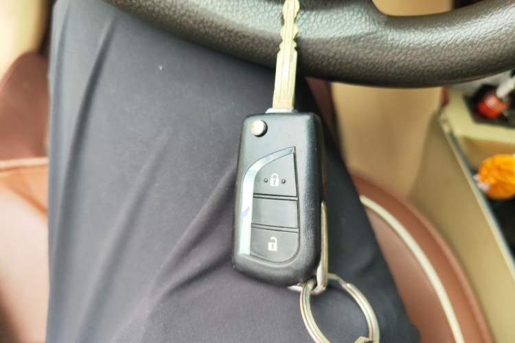 Used Toyota YARiS L Zhi Xuan 2014 1.3L Manual Dynamic Edition Vehicle Key