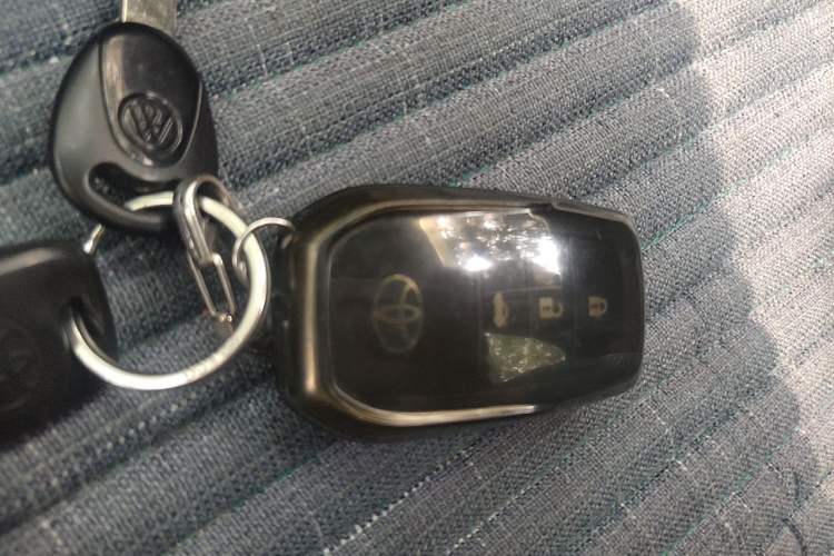 Used Toyota YARiS L Zhi Xuan 2014 1.3E Automatic Charm Edition Vehicle Key