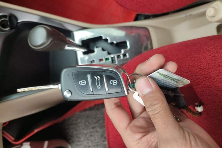 Used Toyota YARiS L Zhi Xuan 2014 1.3E Automatic Charm Edition Vehicle Key