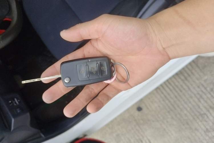 Used Toyota YARiS L Zhi Xuan 2014 1.3E Automatic Charm Edition Vehicle Key